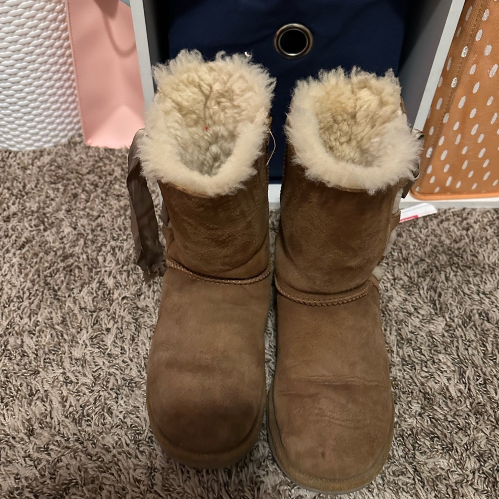 UGGS